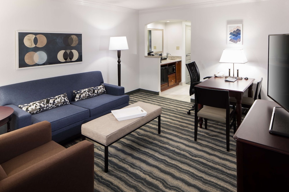 Premium Suite, 2 Double Beds, Non Smoking - Photo 1
