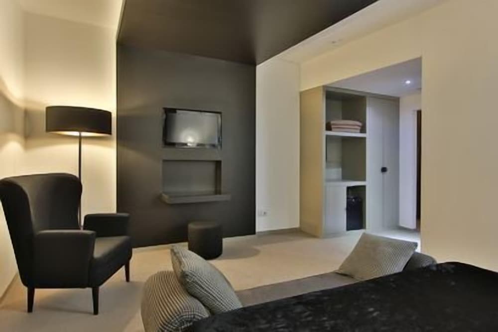 Deluxe Suite, River View