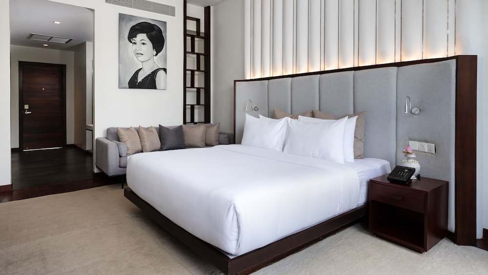 Two-Bedroom Family Suite  Free Laundry + Daily 60Min Massage + Mini Bar + Airport Pick-Up - Photo 15