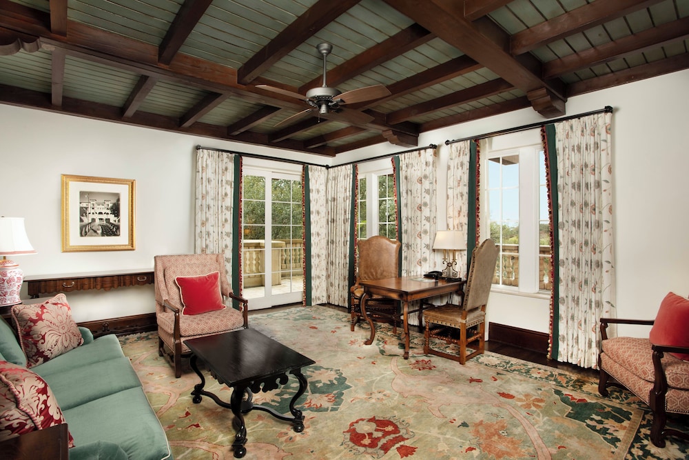 Suite (Cloister - The Black Banks Suite) photo 2
