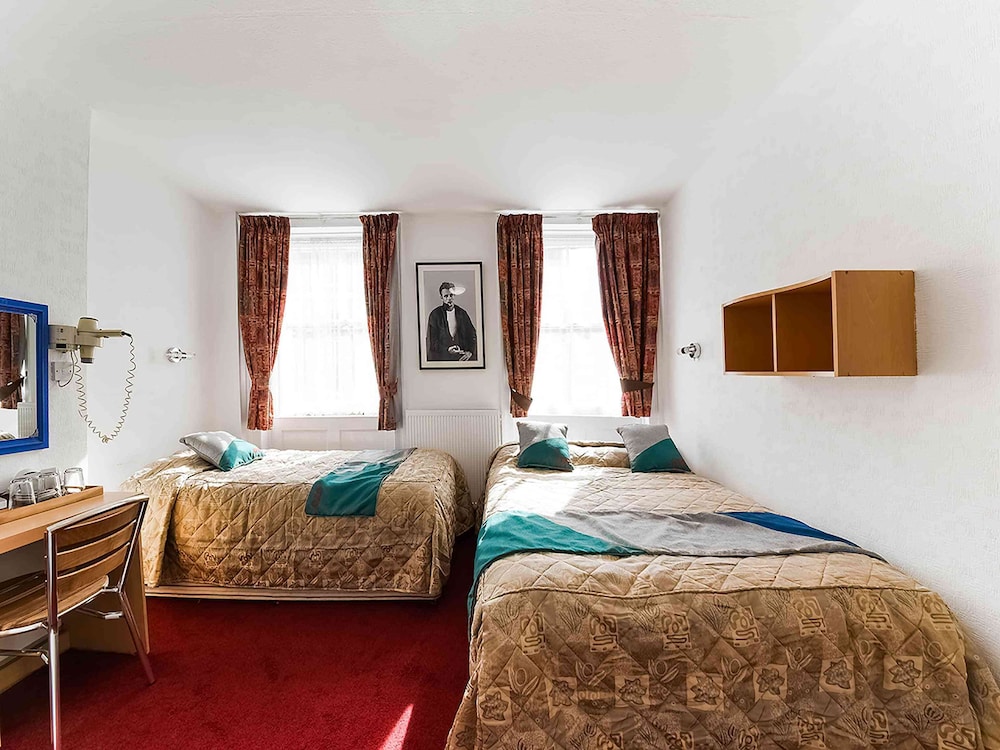 Deluxe Quadruple Room, 2 Double Beds photo 2