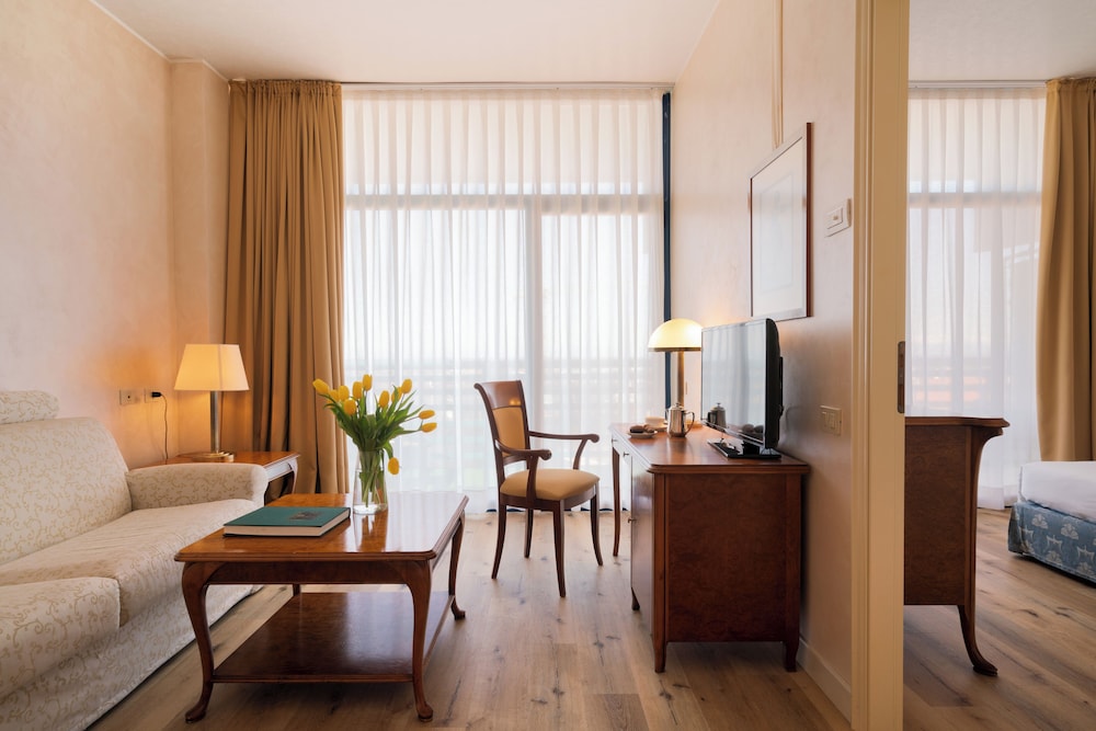 Junior Suite, Balcony photo 1