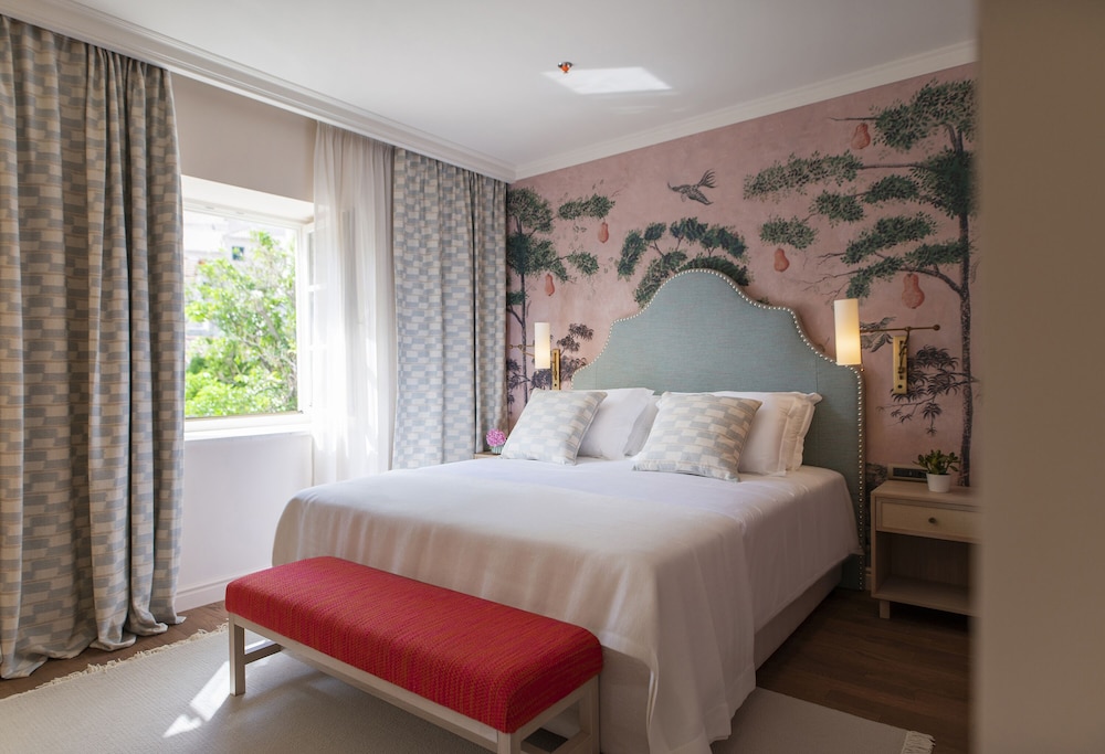 Deluxe Room - Photo 3