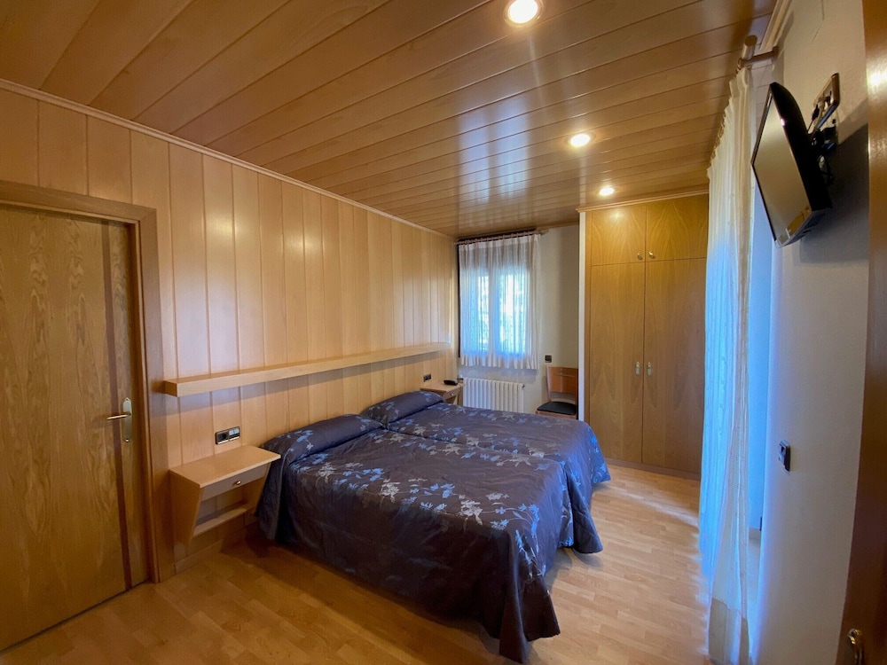 Double or Twin Room - Photo 1