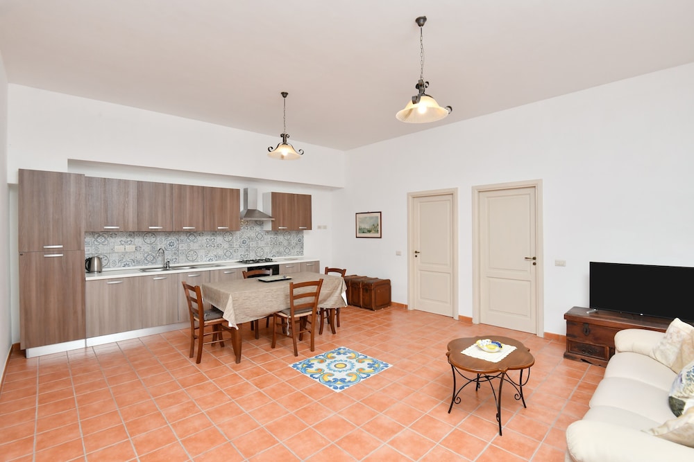 Spacious Garden-View Apartment for Families | Santa Maria di Castellabate (Cilento Coast) photo 2