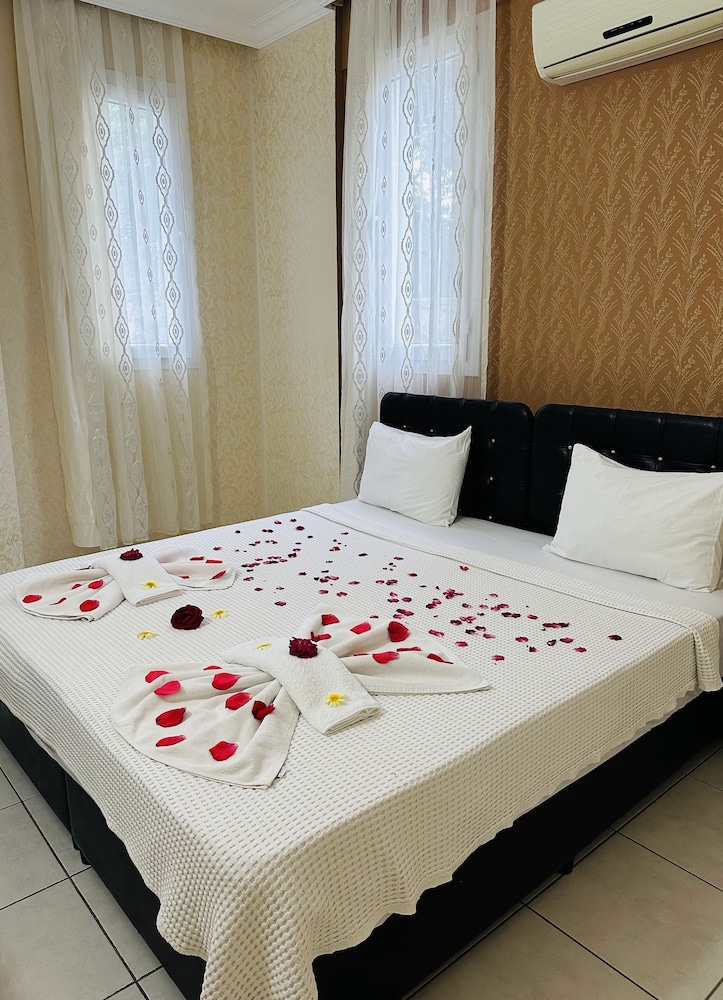 Room, 1 Double or 2 Twin Beds