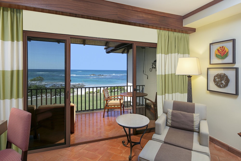 Suite, 1 Bedroom, Balcony (Oceanfront) - Photo 5