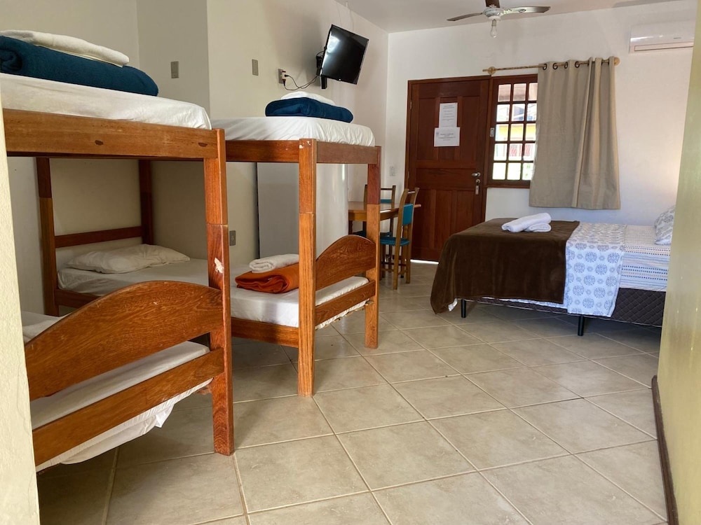 Room (4)