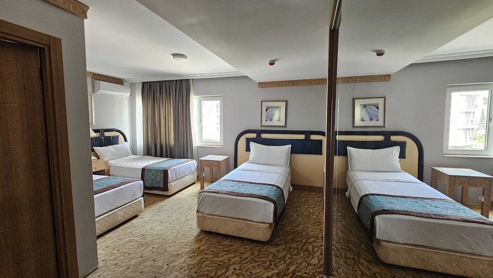 Standard Quadruple Room