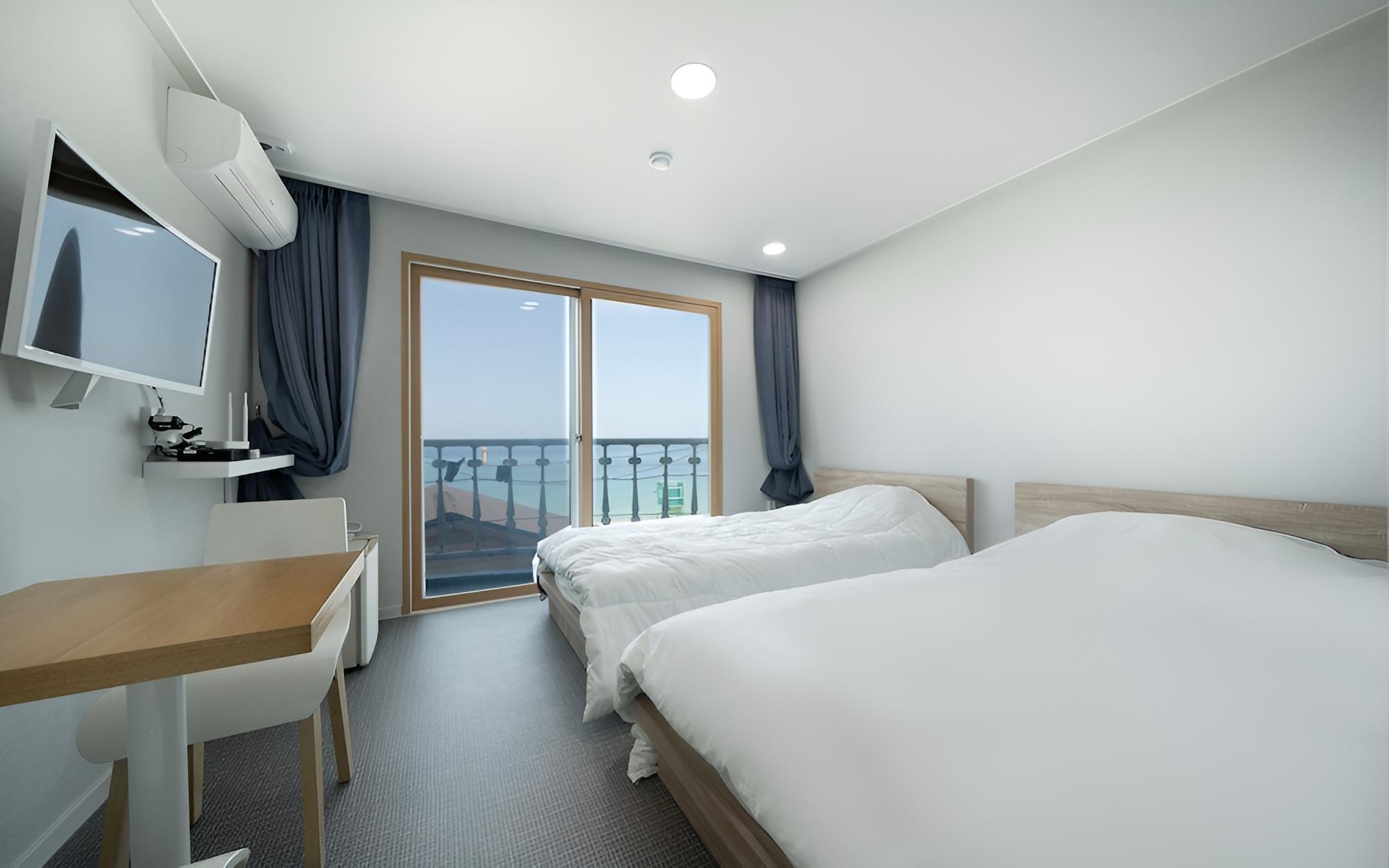 Room (Standard Twin) - Photo 2