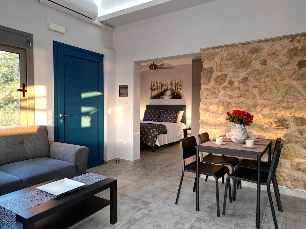 Superior Apartment, 1 Queen Bed with Sofa bed, Sea View, Mountainside