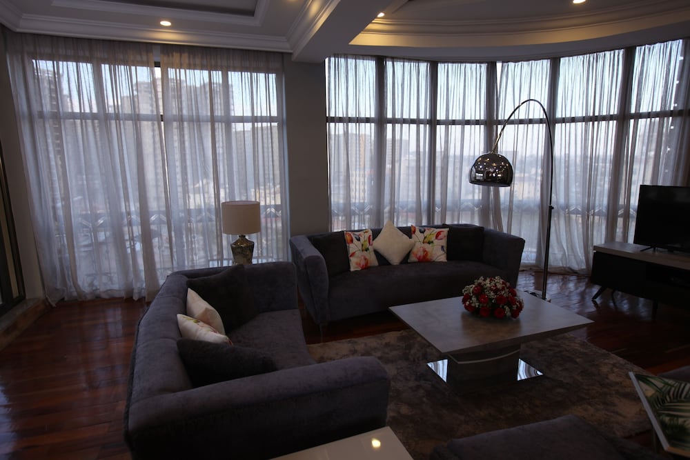 Family Suite, Multiple Beds, Smoking, Kitchen photo 1