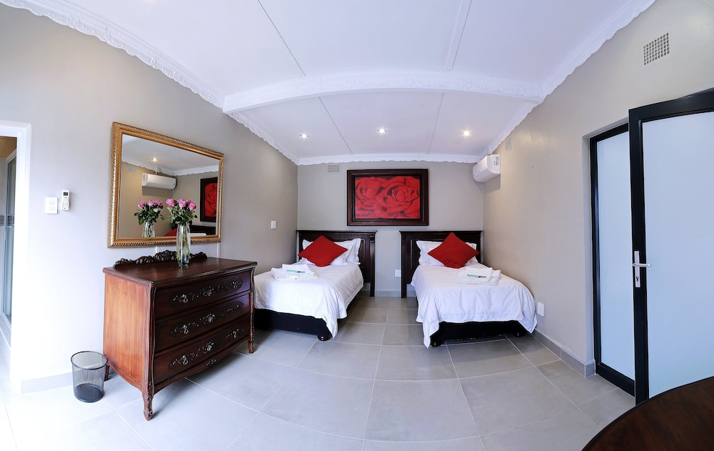 Comfort Double or Twin Room photo 3
