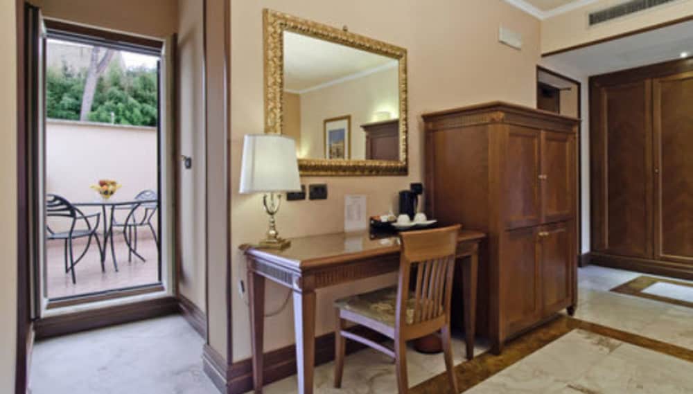 Family Suite, Balcony, City View