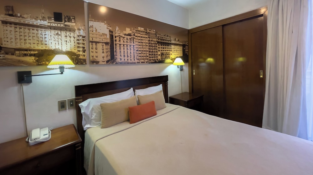 Classic Room, 1 King Bed photo 1