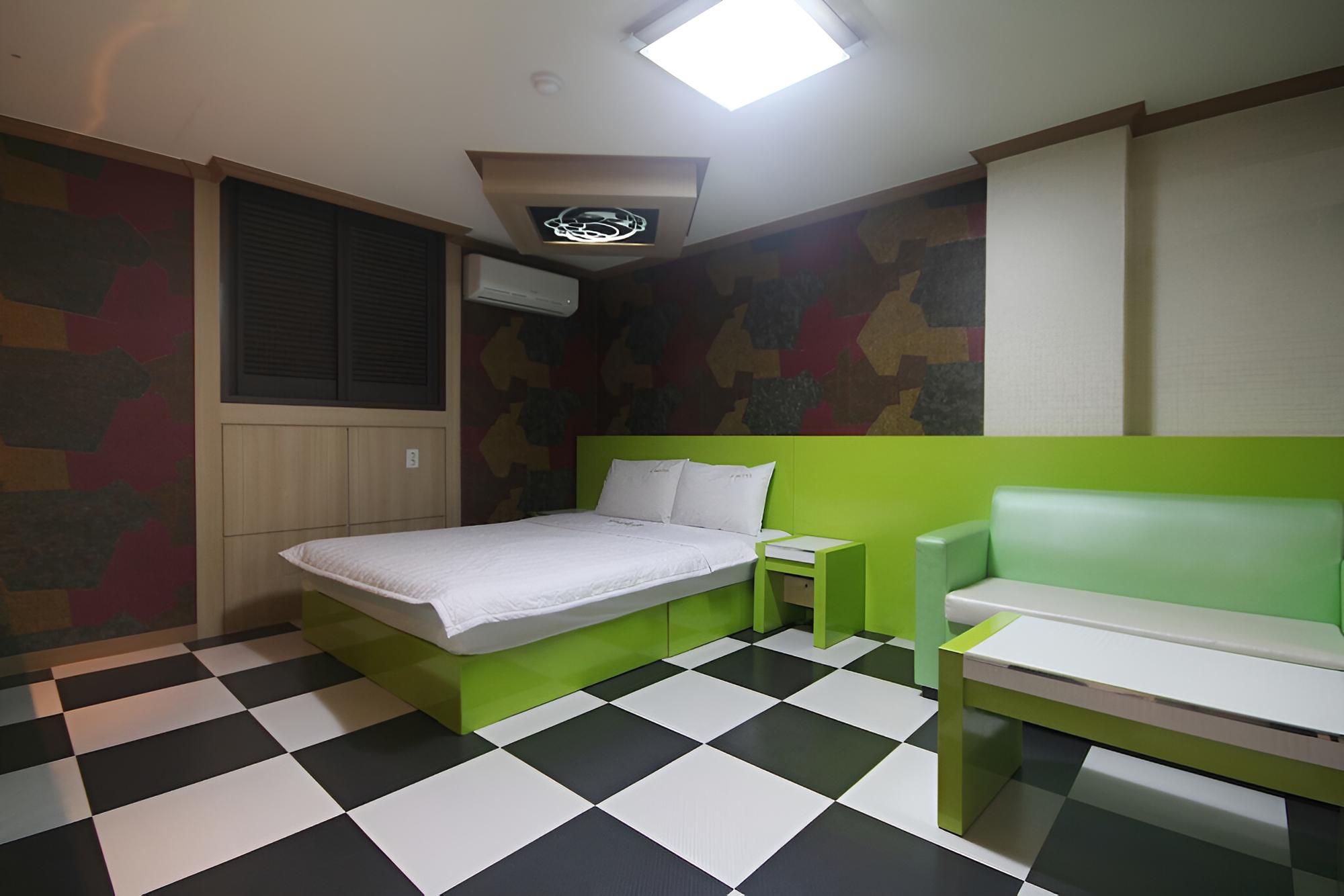 Room (Special Room)