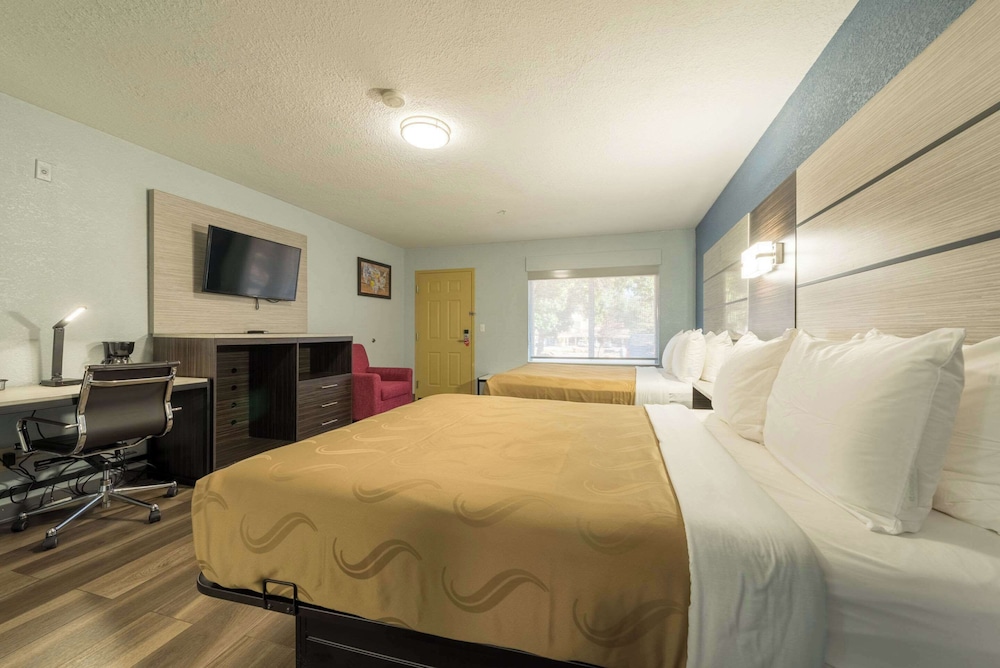 Suite, 2 Queen Beds, Non Smoking photo 3
