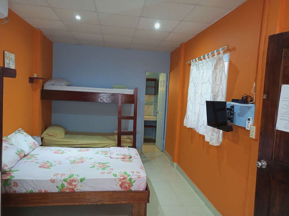 Basic Apartment, Multiple Beds photo 2
