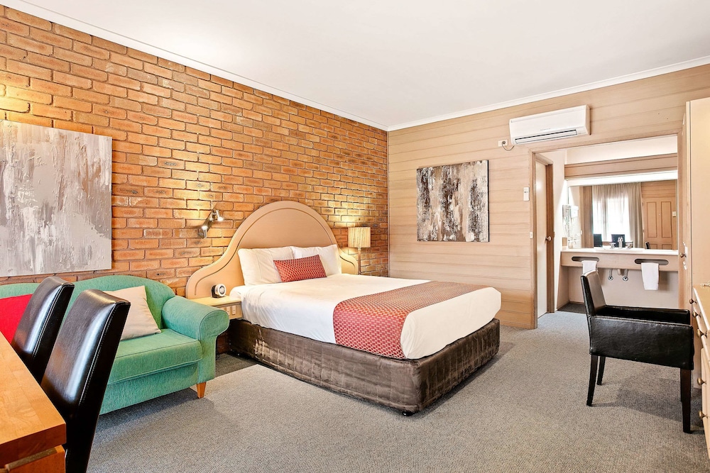 Standard Room, Multiple Beds, Non Smoking photo 2