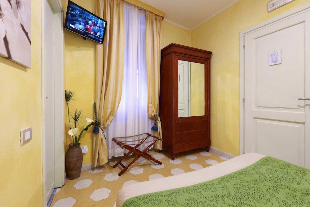 Economy Room