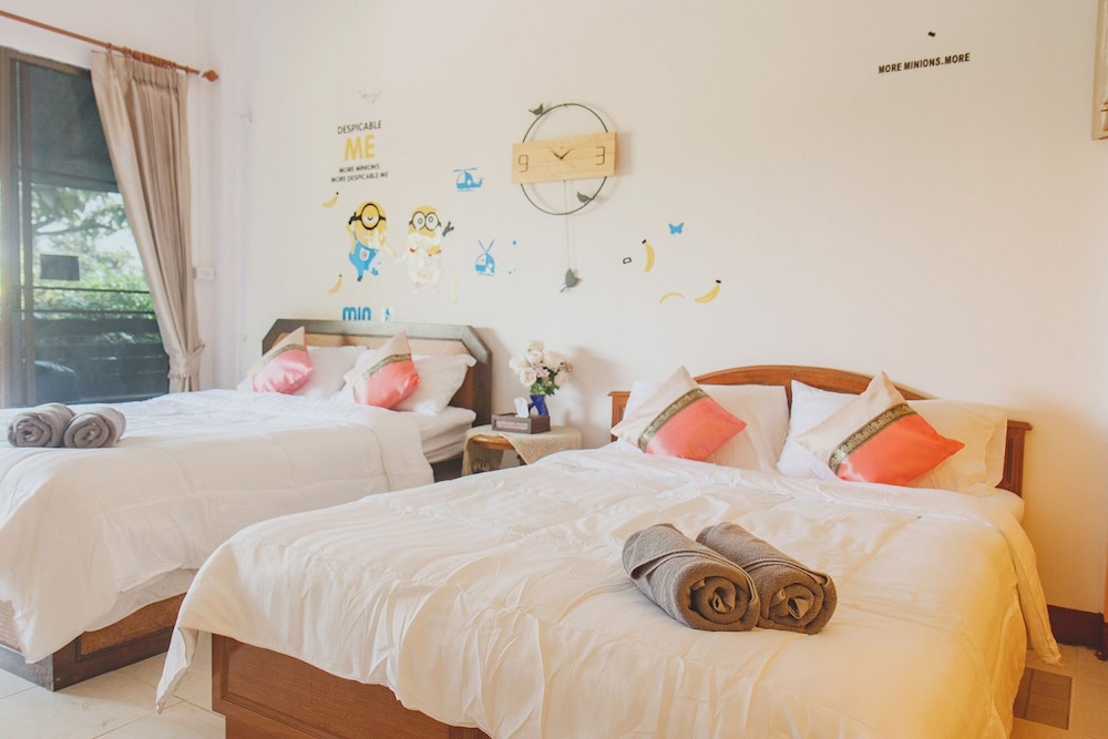 Habitación cuádruple compartida con aire acondicionado