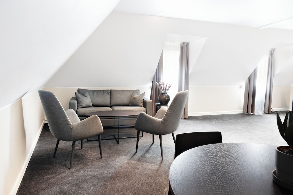 Deluxe Double Room, Non Smoking (with Sofa Bed) - Photo 2