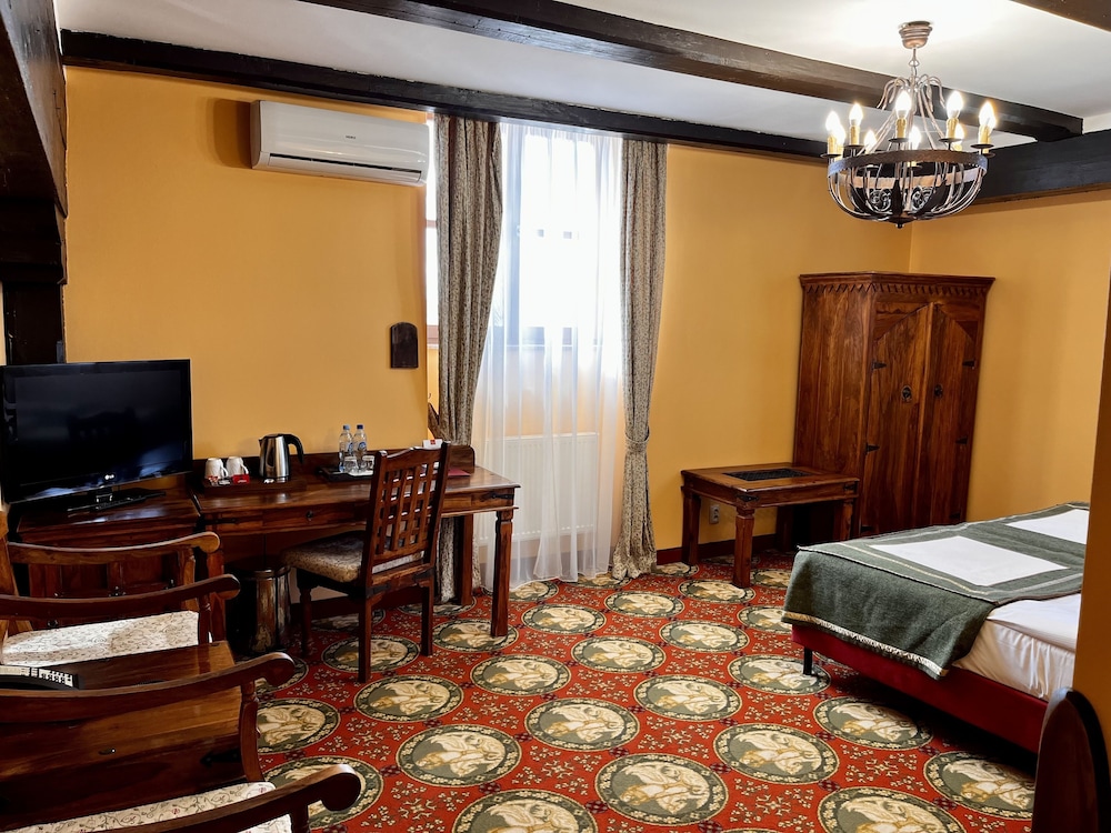 Classic Double Room - Photo 12
