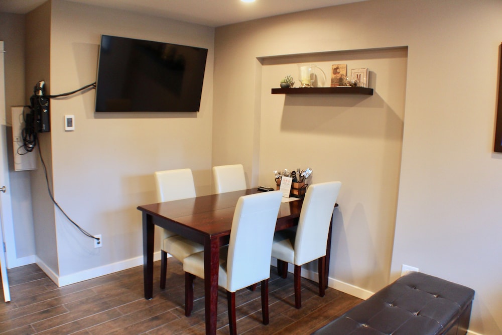502 Preferred 1 Bedroom Unit photo 3