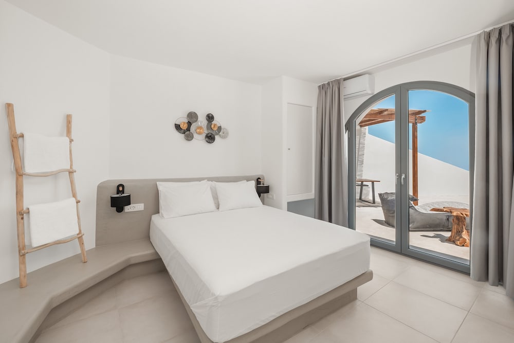 Villa two bedroom with private pool, interior hot tub & Sea View - Photo 10