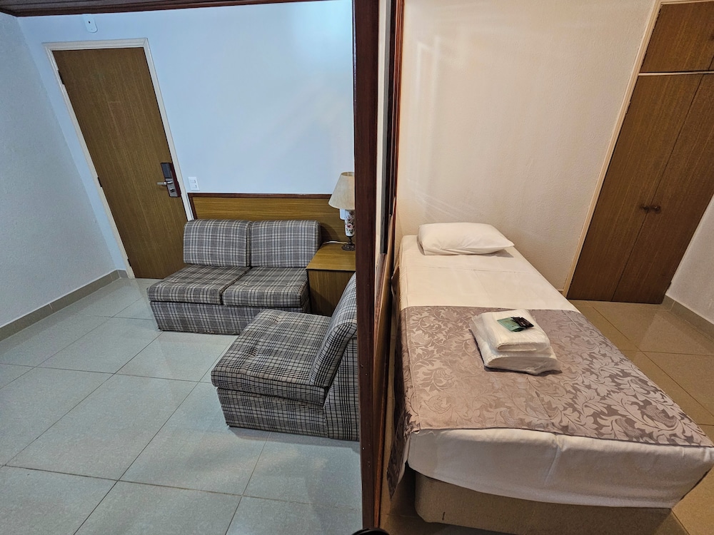 Deluxe Suite, City View photo 3