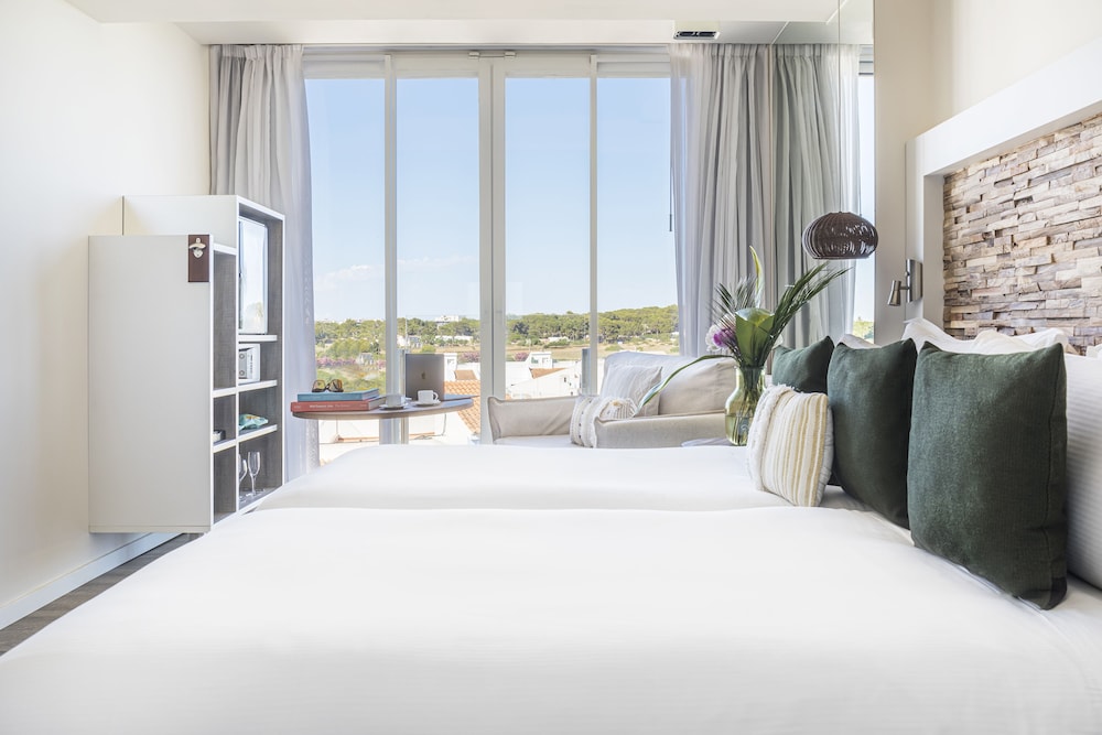 Room, Connecting Rooms (Always Me Levelled Up)