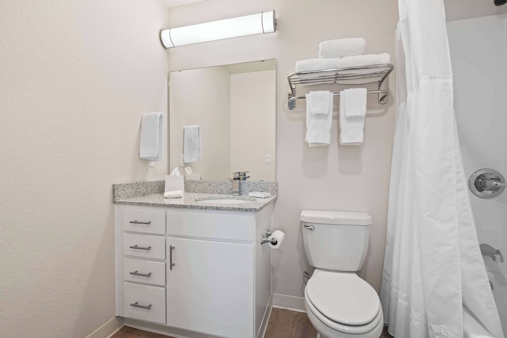 Suite, 3 Bedrooms, Accessible (Hearing) - Photo 20