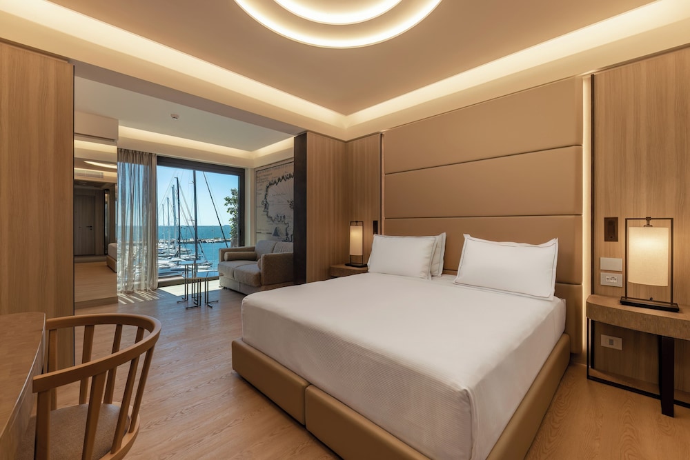 Suite, Sea View