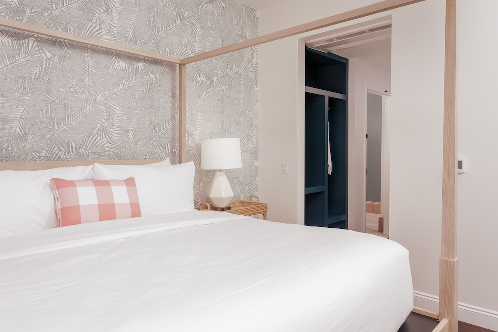 LaRua Room - Photo 4