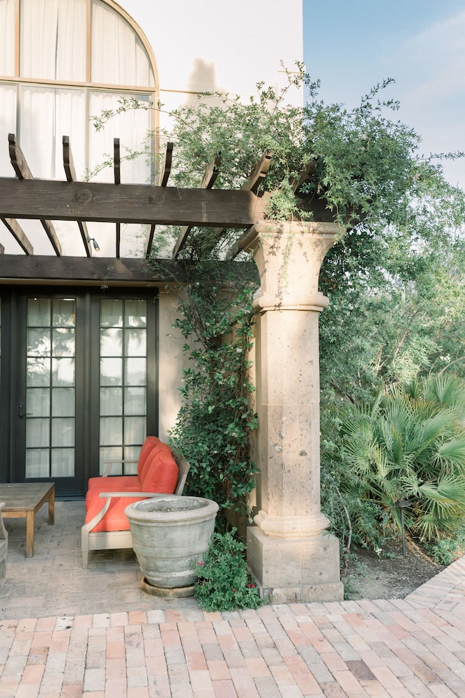 Deluxe Room, 1 King Bed, Terrace (Pool) - Photo 3