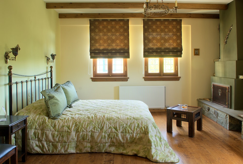 Superior Room, 1 Double Bed, Fireplace, Mountain View photo 2