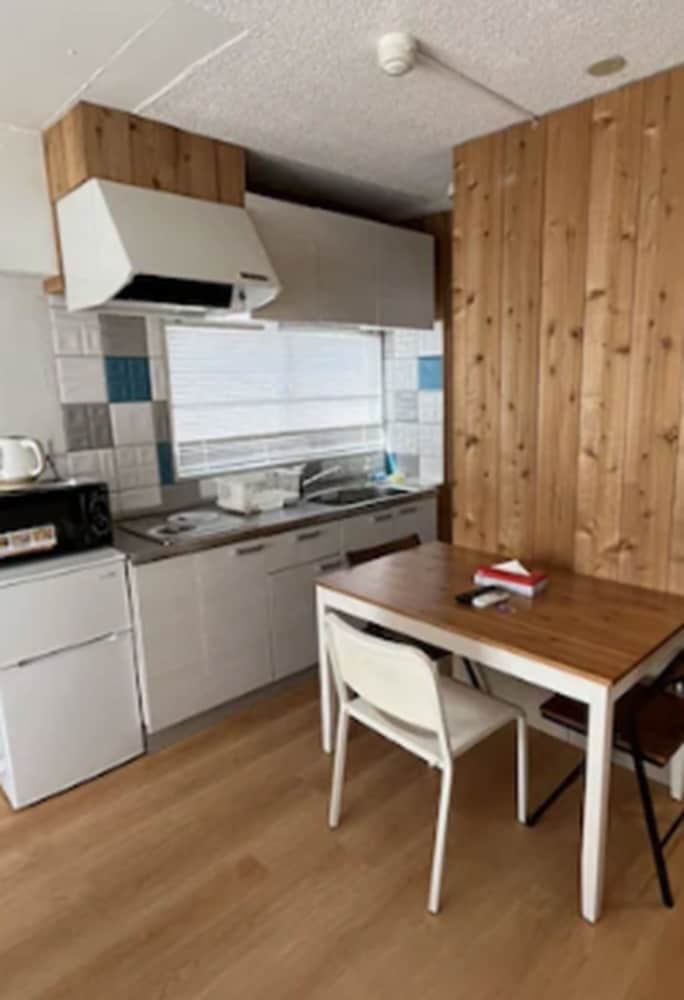 Basic Quadruple Room, Non Smoking - Photo 3