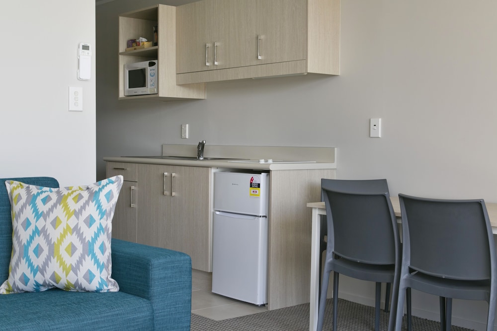 Apartment, 1 Bedroom, Poolside