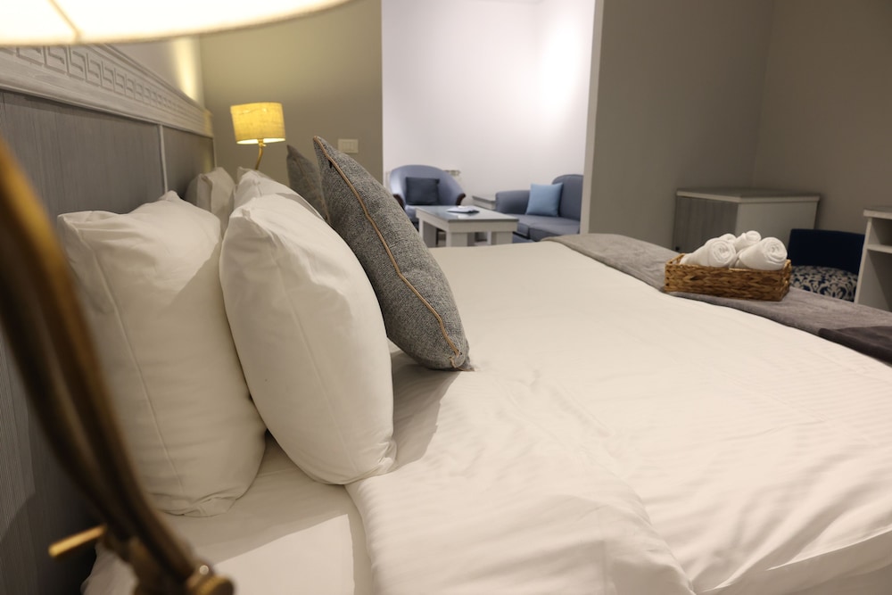 Junior Suite, 1 King Bed photo 1