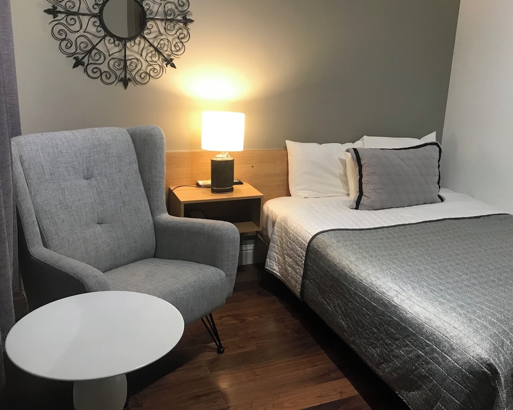 Economy Room (Petite Double room) - Photo 2