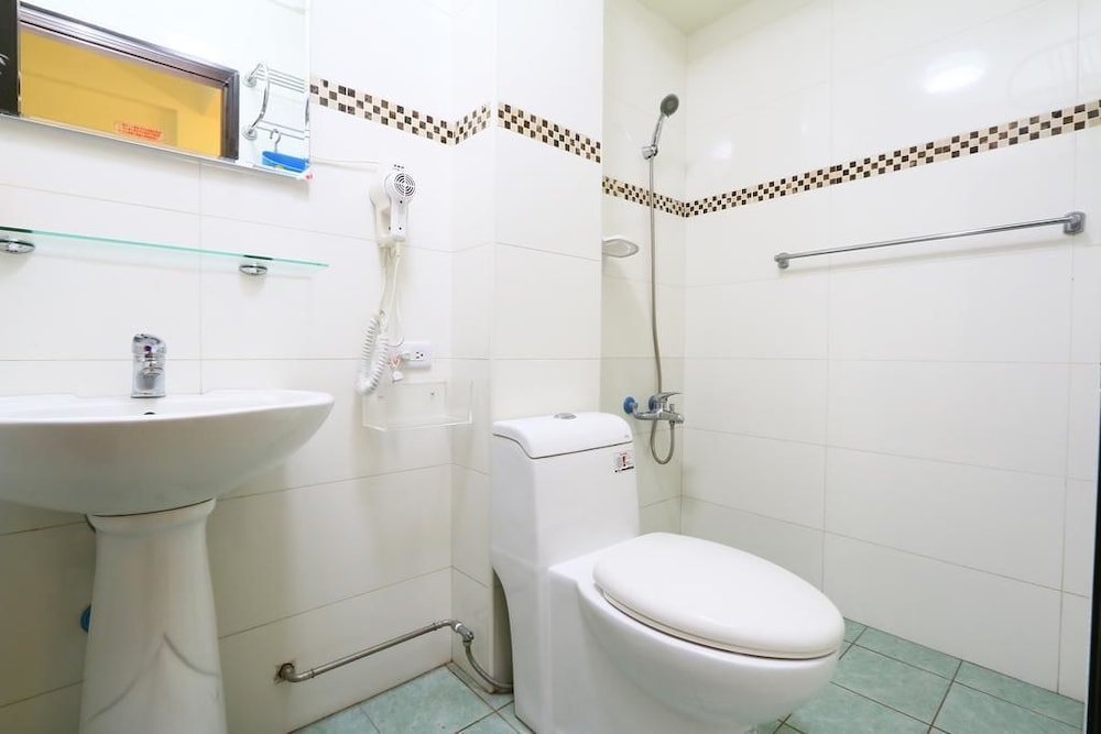 Family Room, Shared Bathroom (With In-room Shower) photo 2