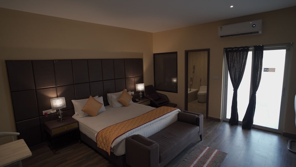 Deluxe Double or Twin Room, Garden View