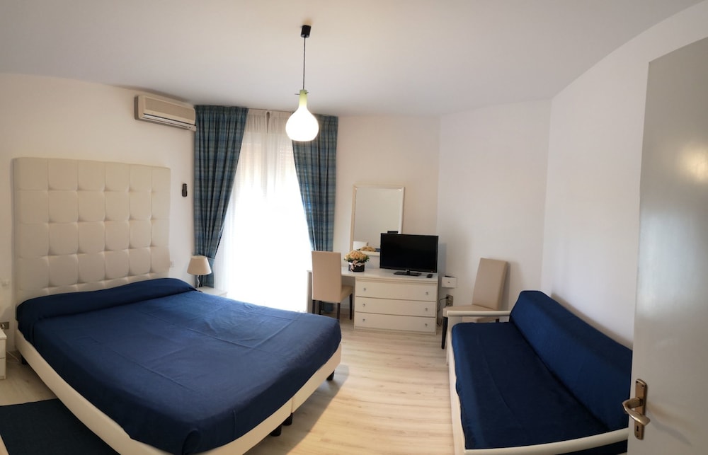 Double Or Twin Room photo 3