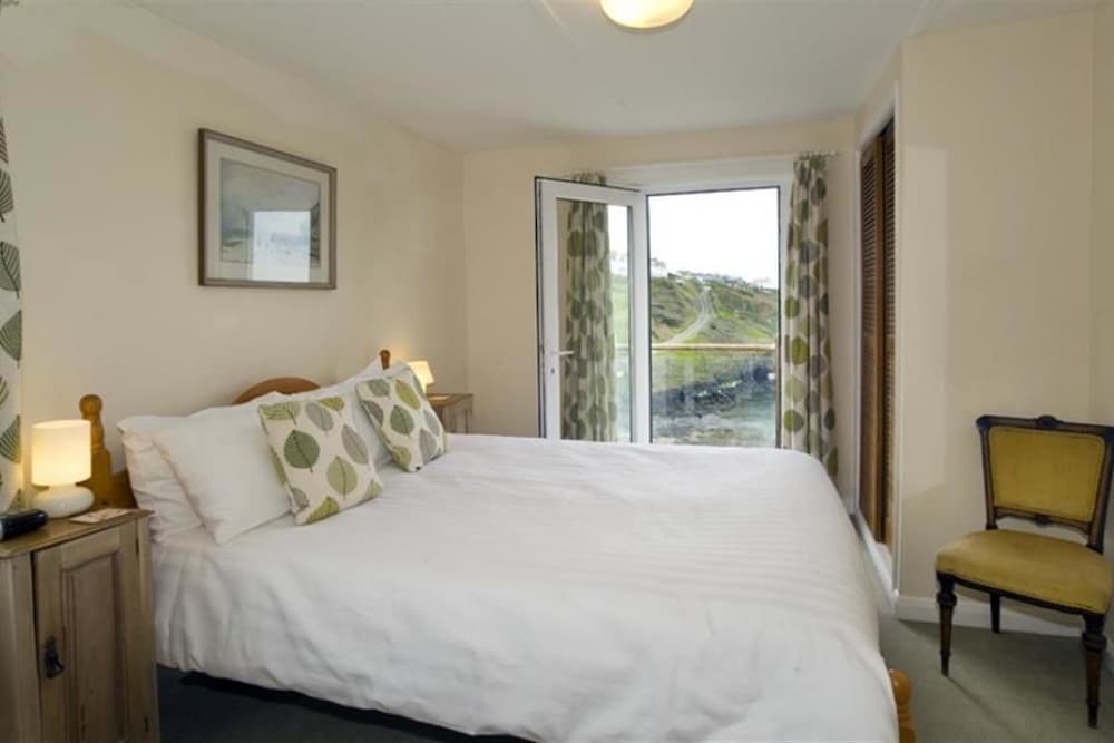 Apartment, 4 Bedrooms, 2 Bathrooms, Sea View photo 2