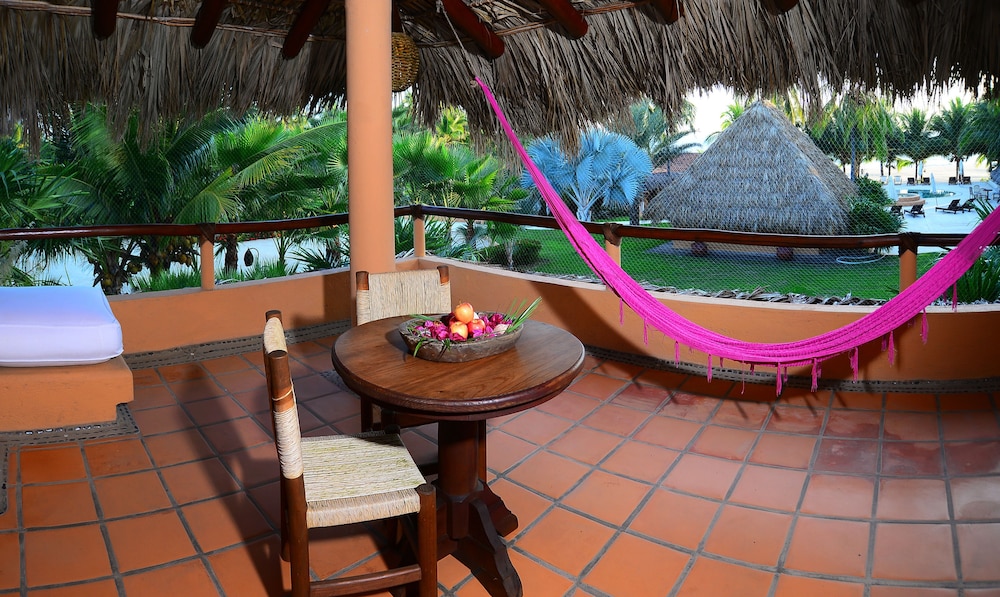 Deluxe Room, Accessible photo 3