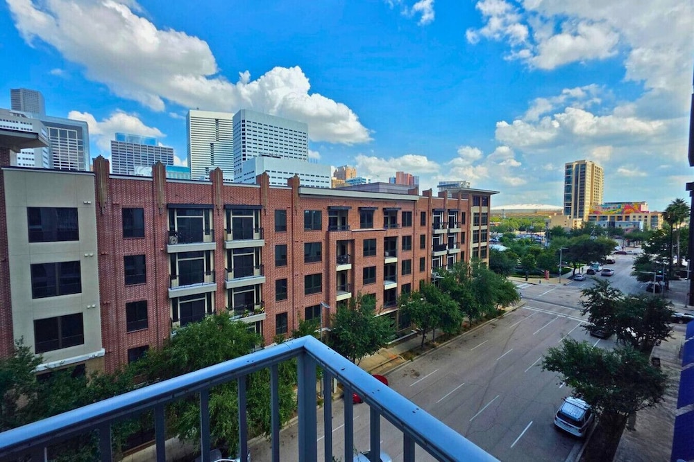 Downtown High Rise w Skyline Views Rooftop Pool, Billede 10