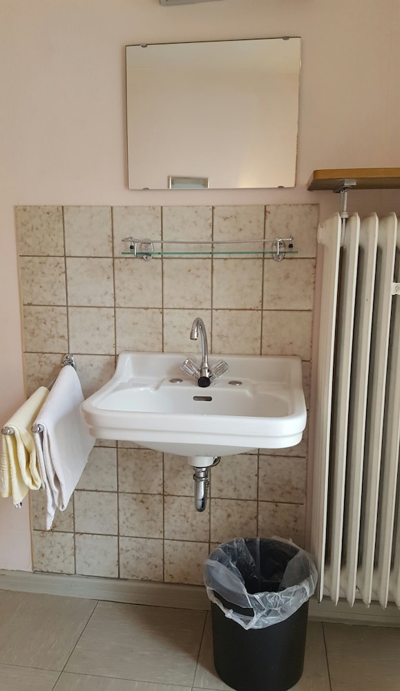 Quadruple Room, Shared Bathroom photo 2