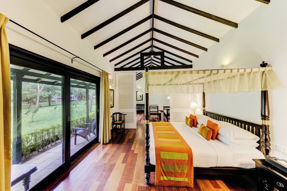 Deluxe King Lake View - 15 % discount on F&B and 10% on SPA - Photo 1
