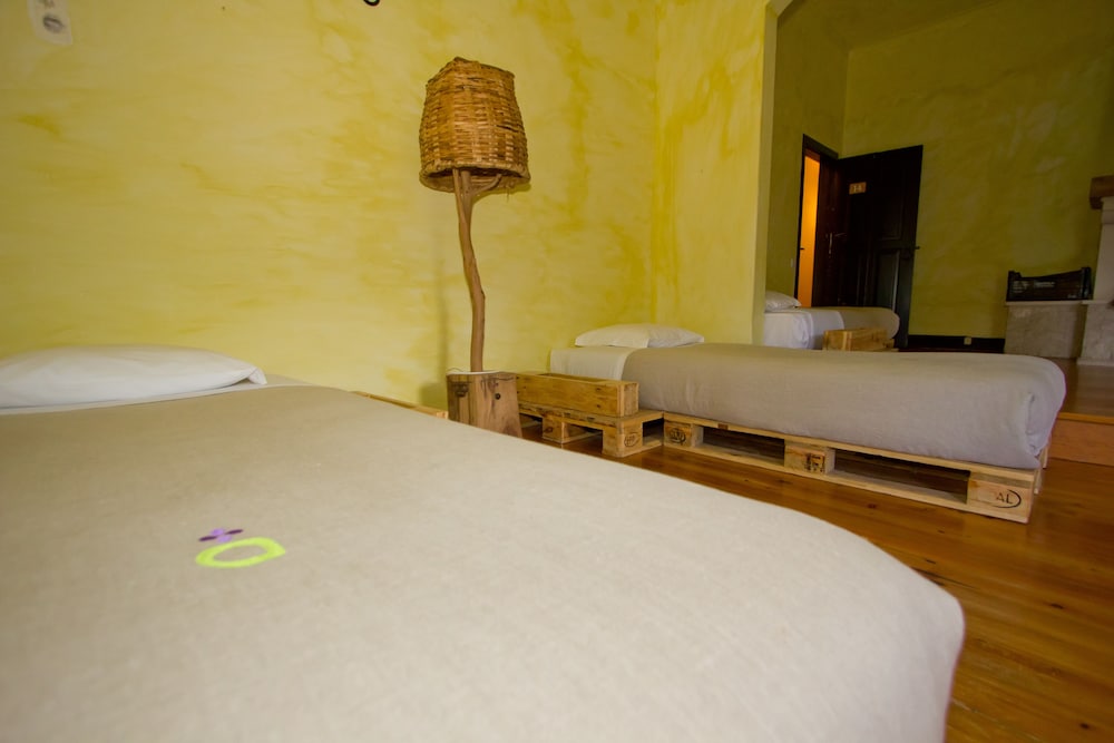 Chambre Triple, salle de bains commune