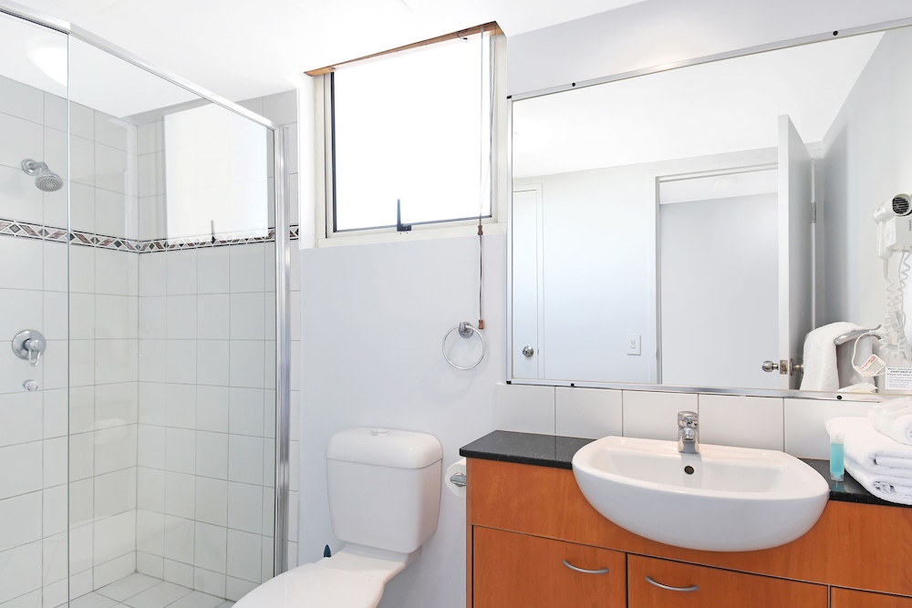 Two Bedroom Superior Apartment - Photo 10